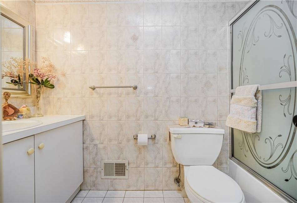 68 Erika Loop, Staten Island, New York 10312, 4 Bedrooms Bedrooms, ,4 BathroomsBathrooms,Residential,For Sale,Erika,492174