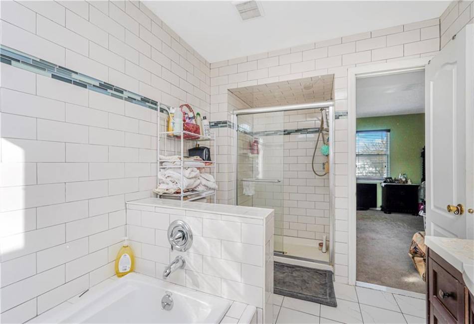 68 Erika Loop, Staten Island, New York 10312, 4 Bedrooms Bedrooms, ,4 BathroomsBathrooms,Residential,For Sale,Erika,492174
