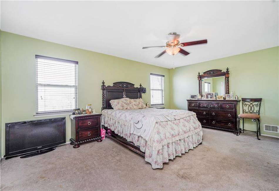 68 Erika Loop, Staten Island, New York 10312, 4 Bedrooms Bedrooms, ,4 BathroomsBathrooms,Residential,For Sale,Erika,492174