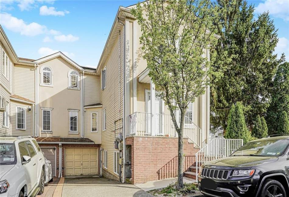 68 Erika Loop, Staten Island, New York 10312, 4 Bedrooms Bedrooms, ,4 BathroomsBathrooms,Residential,For Sale,Erika,492174