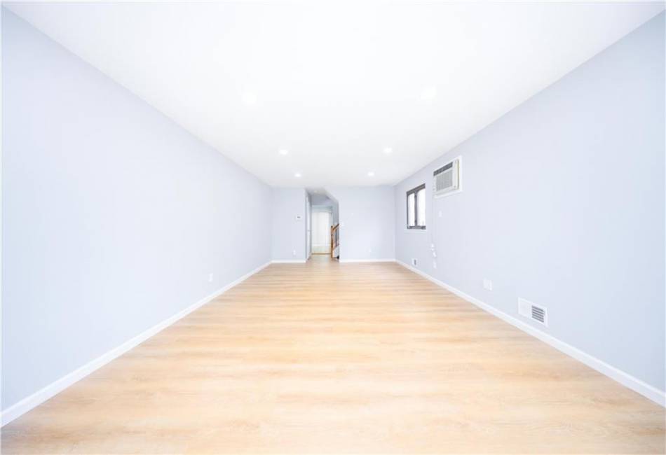 18 Rowan Avenue, Staten Island, New York 10306, 3 Bedrooms Bedrooms, ,3 BathroomsBathrooms,Residential,For Sale,Rowan,492176