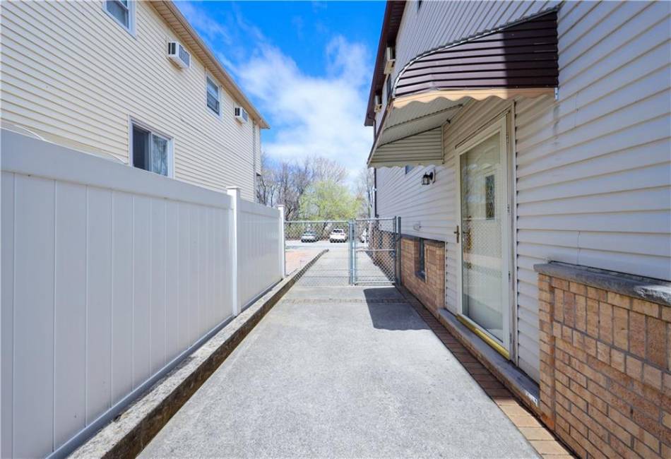 18 Rowan Avenue, Staten Island, New York 10306, 3 Bedrooms Bedrooms, ,3 BathroomsBathrooms,Residential,For Sale,Rowan,492176