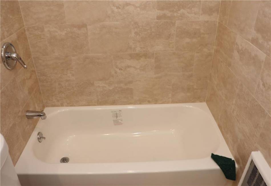 921 86th Street, Brooklyn, New York 11236, 3 Bedrooms Bedrooms, ,1 BathroomBathrooms,Rental,For Sale,86th,492177