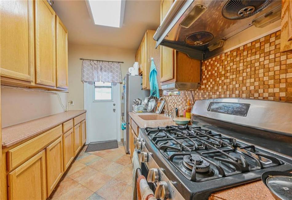626 88th Street, Brooklyn, New York 11228, 2 Bedrooms Bedrooms, ,2 BathroomsBathrooms,Residential,For Sale,88th,492180