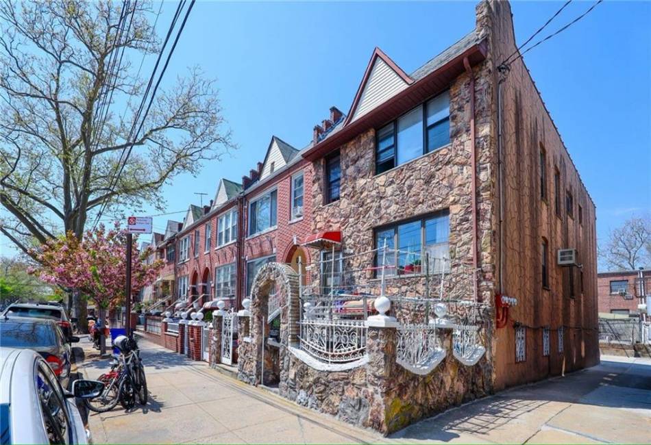 3392 12th Avenue, Brooklyn, New York 11218, 7 Bedrooms Bedrooms, ,3 BathroomsBathrooms,Residential,For Sale,12th,492193