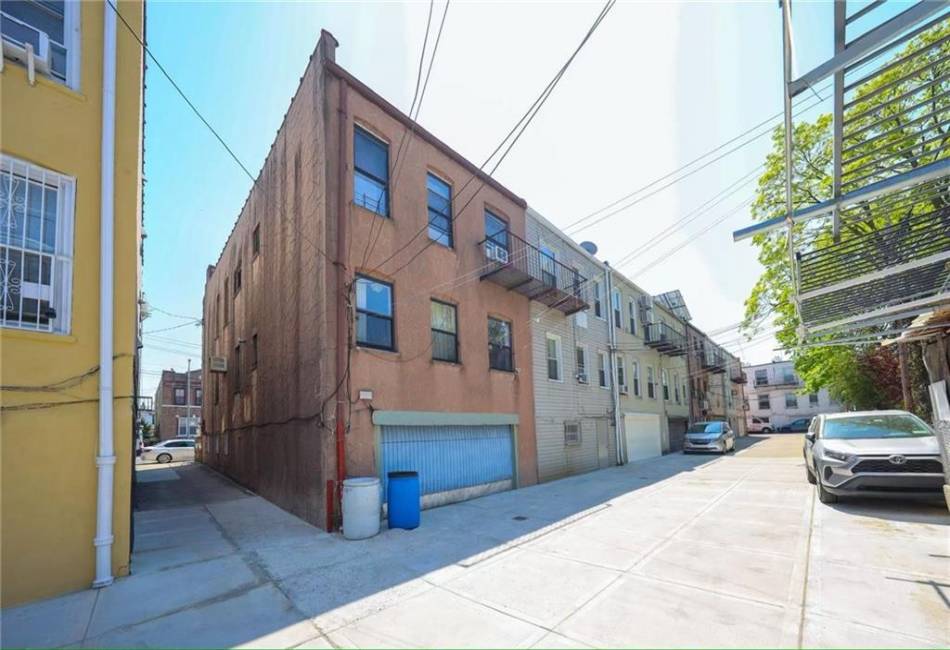 3392 12th Avenue, Brooklyn, New York 11218, 7 Bedrooms Bedrooms, ,3 BathroomsBathrooms,Residential,For Sale,12th,492193