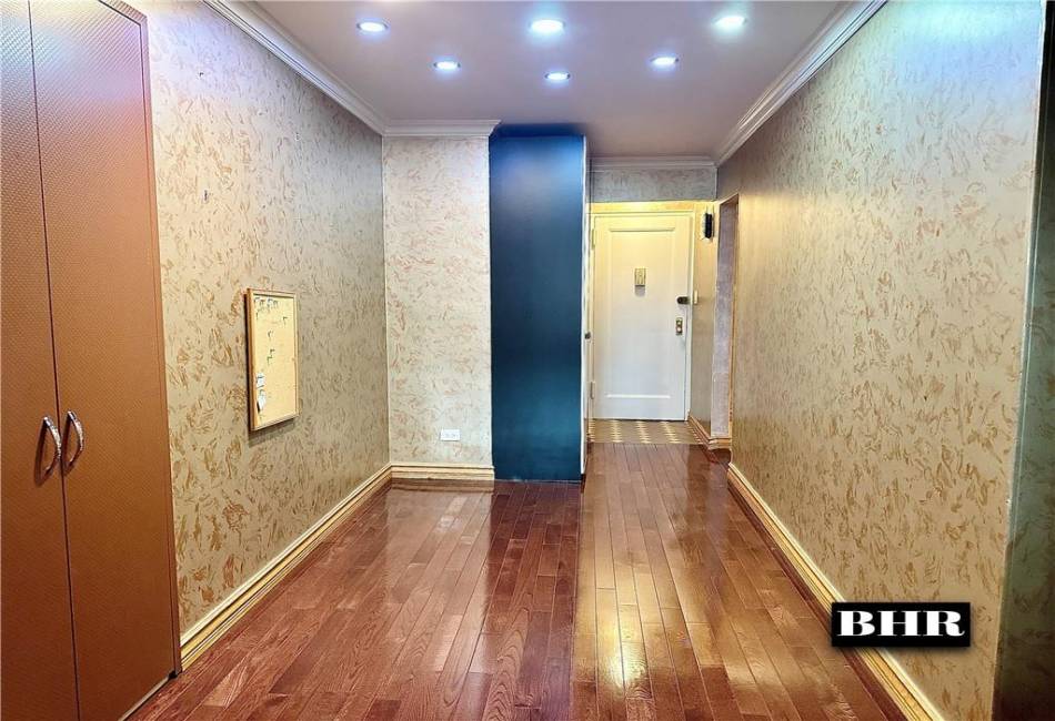 2461 29th Street, Brooklyn, New York 11235, 2 Bedrooms Bedrooms, ,1 BathroomBathrooms,Residential,For Sale,29th,492195