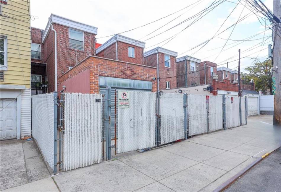 1230 Tabor Court, Brooklyn, New York 11219, 8 Bedrooms Bedrooms, ,4 BathroomsBathrooms,Residential,For Sale,Tabor,492201