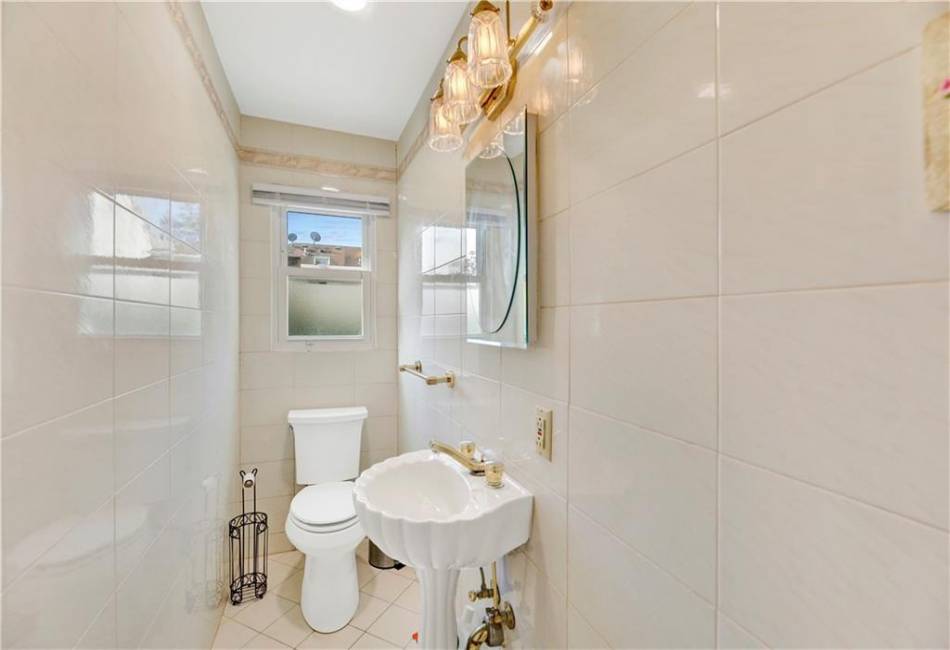 30 Beverly Road, Staten Island, New York 10305, 4 Bedrooms Bedrooms, ,4 BathroomsBathrooms,Residential,For Sale,Beverly,492204