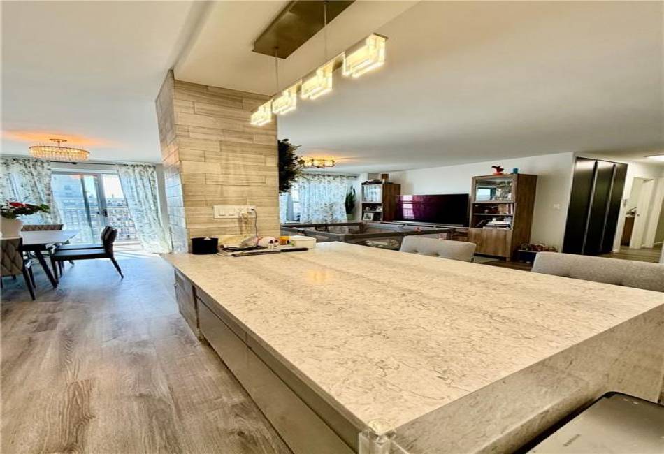 501 Surf Avenue, Brooklyn, New York 11224, 2 Bedrooms Bedrooms, ,1 BathroomBathrooms,Residential,For Sale,Surf,492215