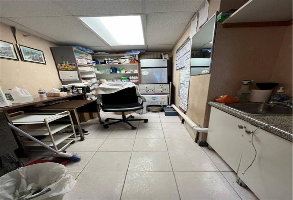 207 Ocean Parkway, Brooklyn, New York 11218, ,1 BathroomBathrooms,Residential,For Sale,Ocean,492219