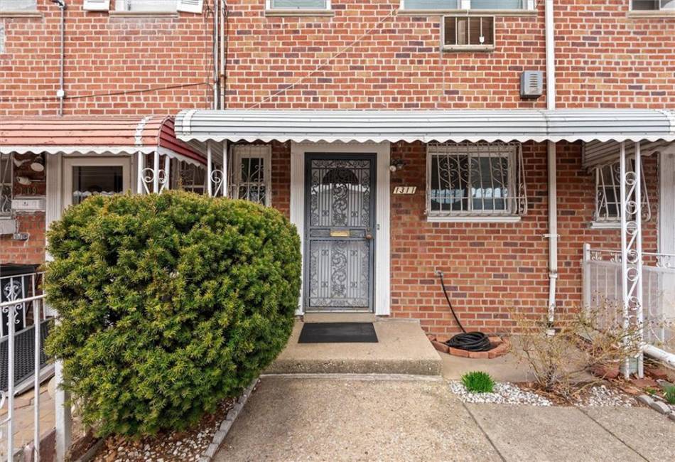 1311 Dumont Avenue, Brooklyn, New York 11208, 3 Bedrooms Bedrooms, ,1.5 BathroomsBathrooms,Residential,For Sale,Dumont,490066