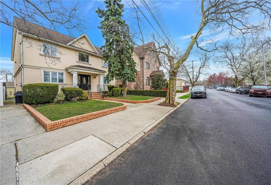 2157 64th Street, Brooklyn, New York 11234, 6 Bedrooms Bedrooms, ,3.5 BathroomsBathrooms,Residential,For Sale,64th,492188
