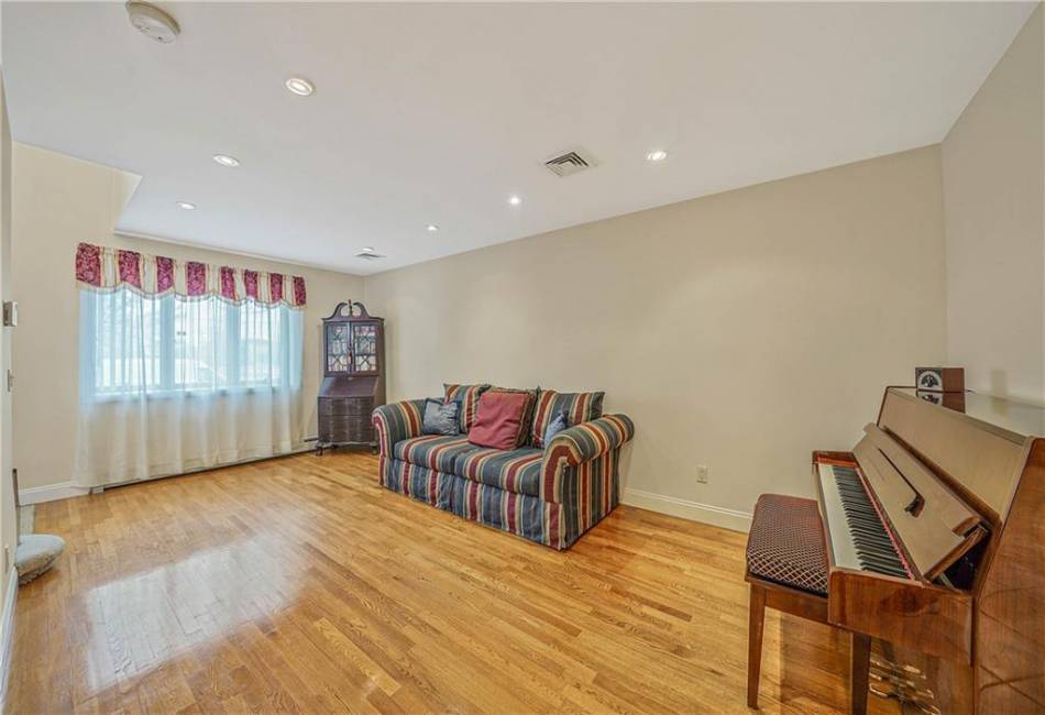2157 64th Street, Brooklyn, New York 11234, 6 Bedrooms Bedrooms, ,3.5 BathroomsBathrooms,Residential,For Sale,64th,492188