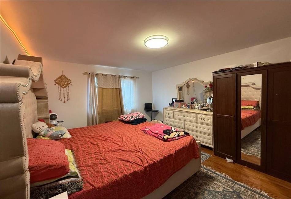56 Gary Court, Staten Island, New York 10314, 6 Bedrooms Bedrooms, ,4 BathroomsBathrooms,Residential,For Sale,Gary,492200