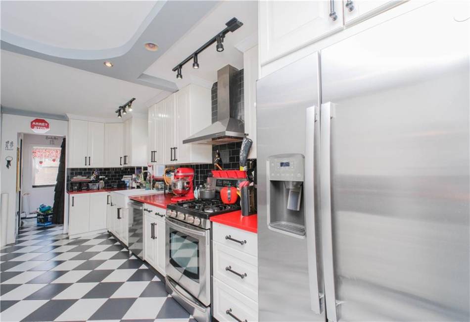 11 Merit Court, Brooklyn, New York 11229, 3 Bedrooms Bedrooms, ,2 BathroomsBathrooms,Residential,For Sale,Merit,492224