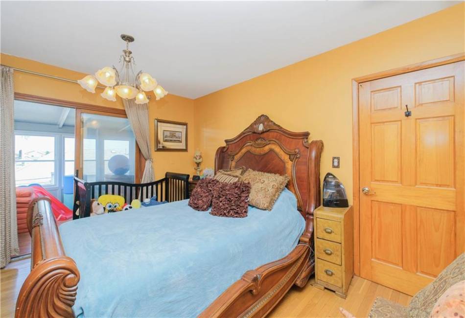 11 Merit Court, Brooklyn, New York 11229, 3 Bedrooms Bedrooms, ,2 BathroomsBathrooms,Residential,For Sale,Merit,492224