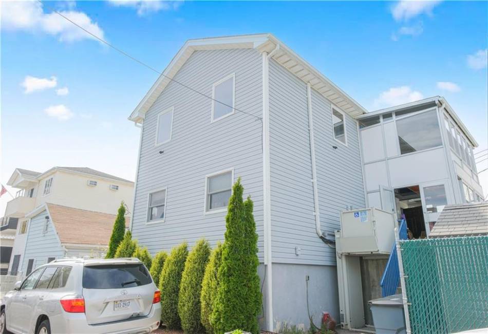 11 Merit Court, Brooklyn, New York 11229, 3 Bedrooms Bedrooms, ,2 BathroomsBathrooms,Residential,For Sale,Merit,492224