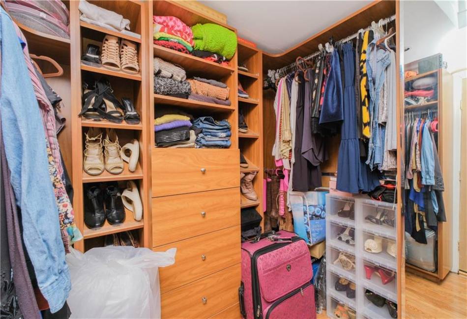 11 Merit Court, Brooklyn, New York 11229, 3 Bedrooms Bedrooms, ,2 BathroomsBathrooms,Residential,For Sale,Merit,492224