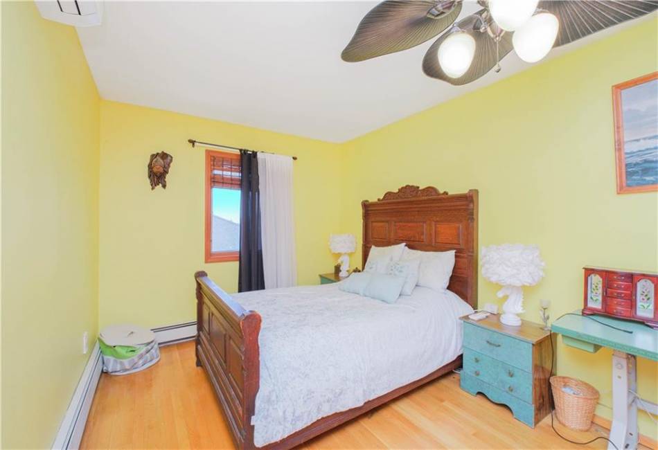 11 Merit Court, Brooklyn, New York 11229, 3 Bedrooms Bedrooms, ,2 BathroomsBathrooms,Residential,For Sale,Merit,492224