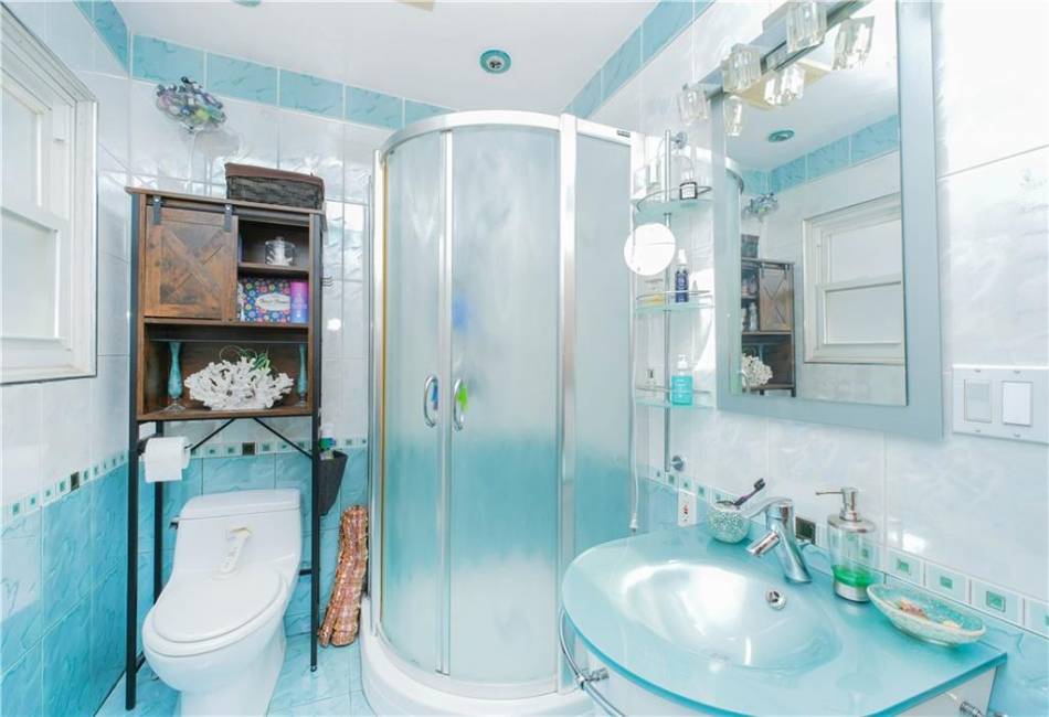 11 Merit Court, Brooklyn, New York 11229, 3 Bedrooms Bedrooms, ,2 BathroomsBathrooms,Residential,For Sale,Merit,492224