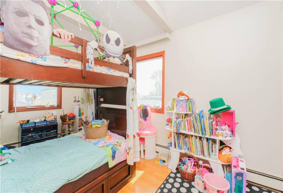 11 Merit Court, Brooklyn, New York 11229, 3 Bedrooms Bedrooms, ,2 BathroomsBathrooms,Residential,For Sale,Merit,492224