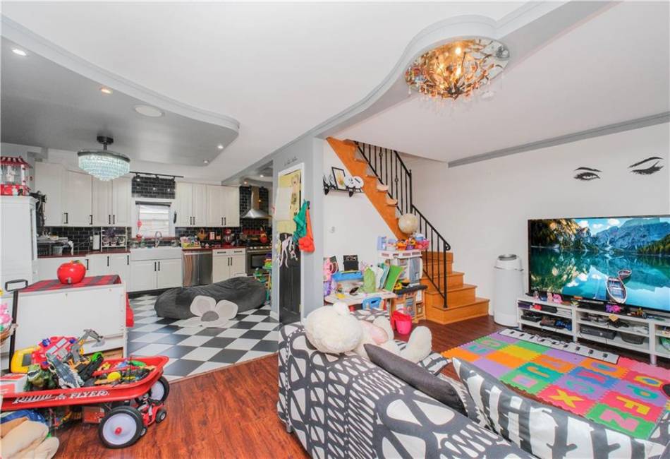 11 Merit Court, Brooklyn, New York 11229, 3 Bedrooms Bedrooms, ,2 BathroomsBathrooms,Residential,For Sale,Merit,492224