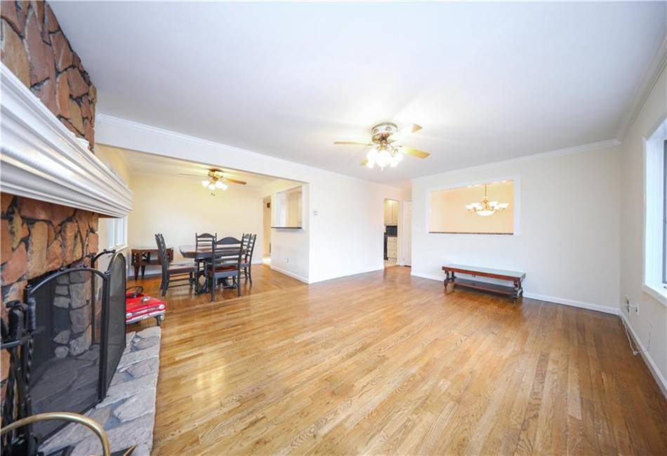 1272 Woodrow Road, Staten Island, New York 10309, 3 Bedrooms Bedrooms, ,2 BathroomsBathrooms,Residential,For Sale,Woodrow,492225