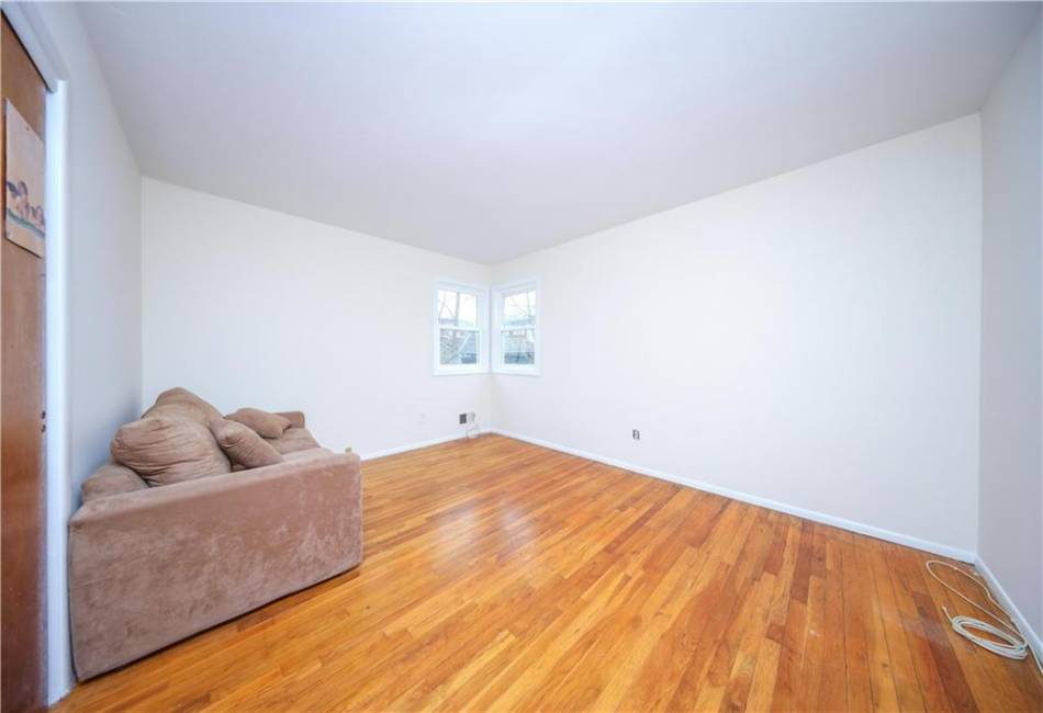 1272 Woodrow Road, Staten Island, New York 10309, 3 Bedrooms Bedrooms, ,2 BathroomsBathrooms,Residential,For Sale,Woodrow,492225