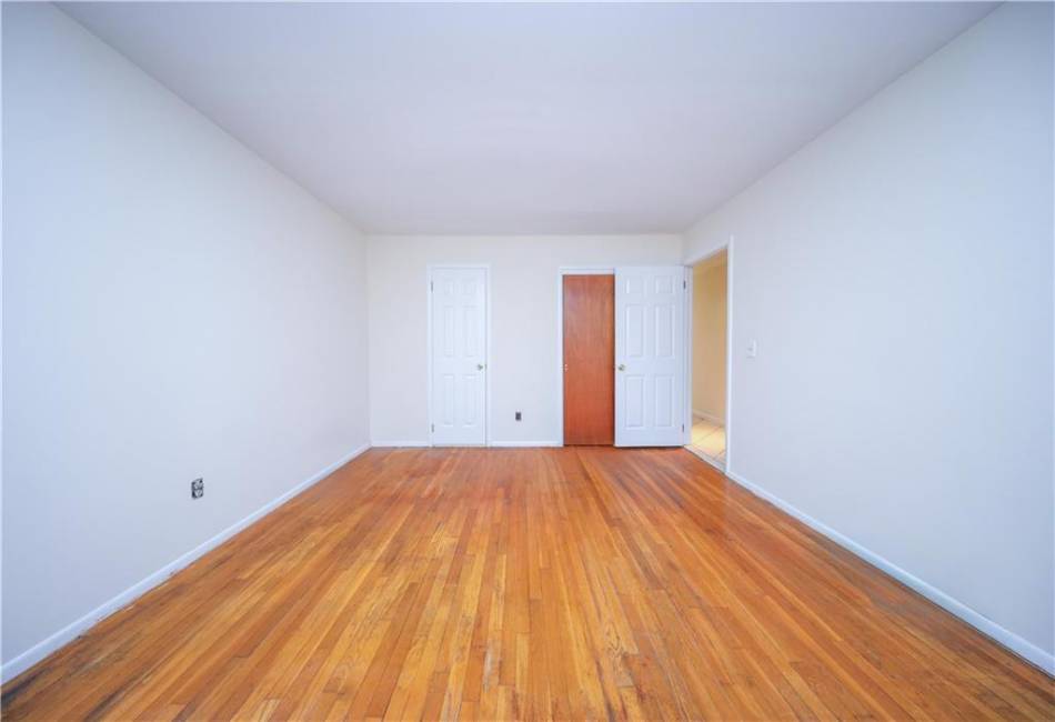 1272 Woodrow Road, Staten Island, New York 10309, 3 Bedrooms Bedrooms, ,2 BathroomsBathrooms,Residential,For Sale,Woodrow,492225