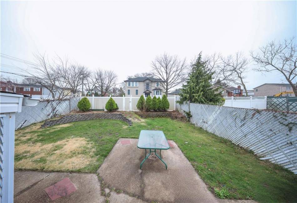 1272 Woodrow Road, Staten Island, New York 10309, 3 Bedrooms Bedrooms, ,2 BathroomsBathrooms,Residential,For Sale,Woodrow,492225