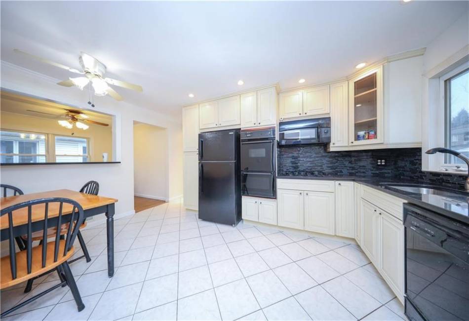1272 Woodrow Road, Staten Island, New York 10309, 3 Bedrooms Bedrooms, ,2 BathroomsBathrooms,Residential,For Sale,Woodrow,492225