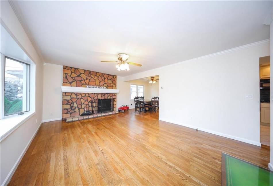 1272 Woodrow Road, Staten Island, New York 10309, 3 Bedrooms Bedrooms, ,2 BathroomsBathrooms,Residential,For Sale,Woodrow,492225