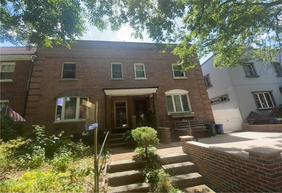 299 Bay 13th Street, Brooklyn, New York 11214, 3 Bedrooms Bedrooms, ,2 BathroomsBathrooms,Residential,For Sale,Bay 13th,492226