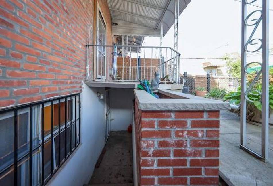299 Bay 13th Street, Brooklyn, New York 11214, 3 Bedrooms Bedrooms, ,2 BathroomsBathrooms,Residential,For Sale,Bay 13th,492226