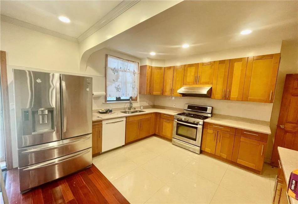 299 Bay 13th Street, Brooklyn, New York 11214, 3 Bedrooms Bedrooms, ,2 BathroomsBathrooms,Residential,For Sale,Bay 13th,492226