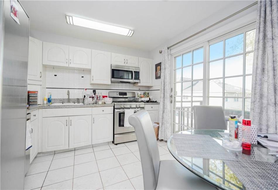 102 Lorraine Loop, Staten Island, New York 10309, 3 Bedrooms Bedrooms, ,2 BathroomsBathrooms,Residential,For Sale,Lorraine,492216
