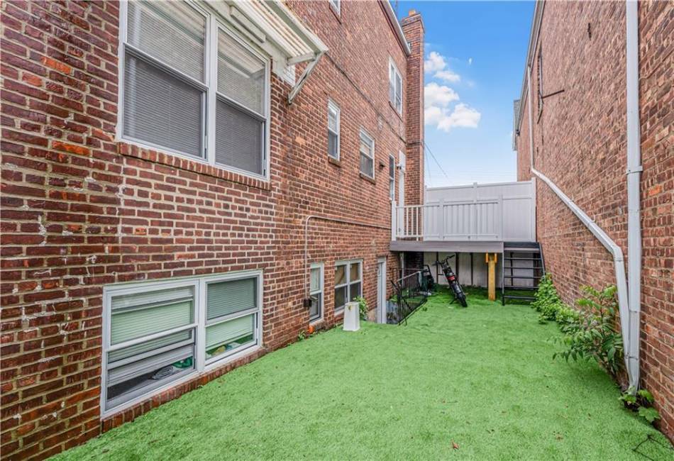 2911 Kings Highway, Brooklyn, New York 11229, 2 Bedrooms Bedrooms, ,1 BathroomBathrooms,Rental,For Sale,Kings,492239