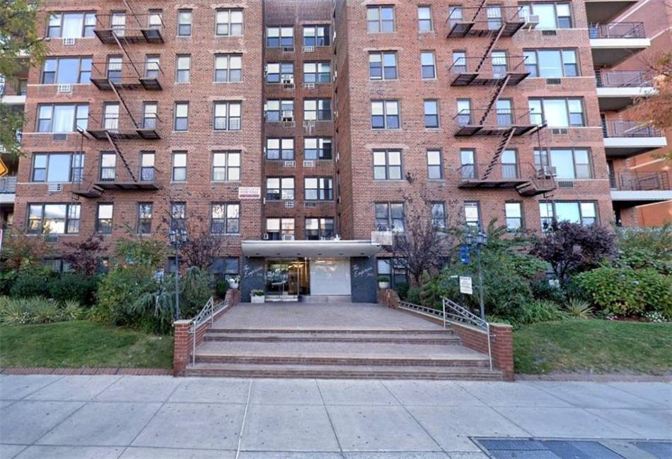 3101 Ocean Parkway, Brooklyn, New York 11235, 1 Bedroom Bedrooms, ,1 BathroomBathrooms,Residential,For Sale,Ocean,492248