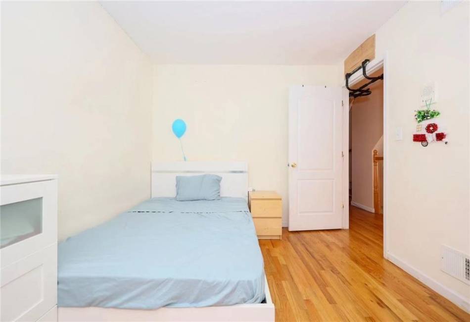 14 Colon Avenue, Staten Island, New York 10308, 4 Bedrooms Bedrooms, ,4 BathroomsBathrooms,Residential,For Sale,Colon,492252