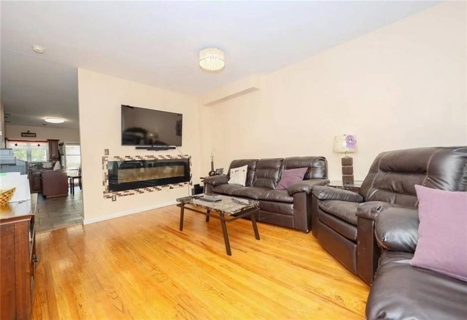 14 Colon Avenue, Staten Island, New York 10308, 4 Bedrooms Bedrooms, ,4 BathroomsBathrooms,Residential,For Sale,Colon,492252
