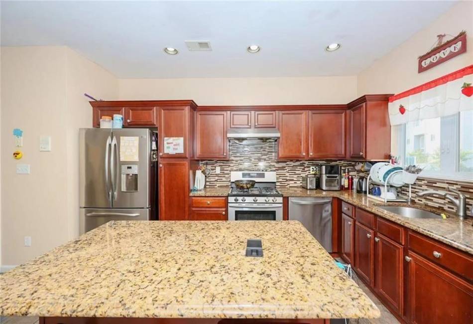 14 Colon Avenue, Staten Island, New York 10308, 4 Bedrooms Bedrooms, ,4 BathroomsBathrooms,Residential,For Sale,Colon,492252