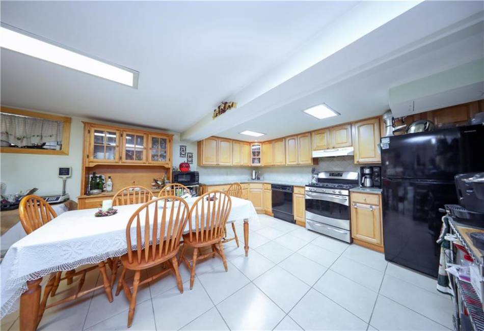 1464 5th Street, Brooklyn, New York 11204, 6 Bedrooms Bedrooms, ,3 BathroomsBathrooms,Residential,For Sale,5th,492263