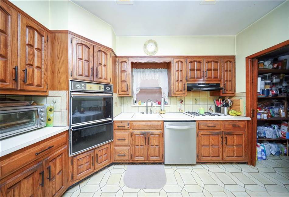 1464 5th Street, Brooklyn, New York 11204, 6 Bedrooms Bedrooms, ,3 BathroomsBathrooms,Residential,For Sale,5th,492263