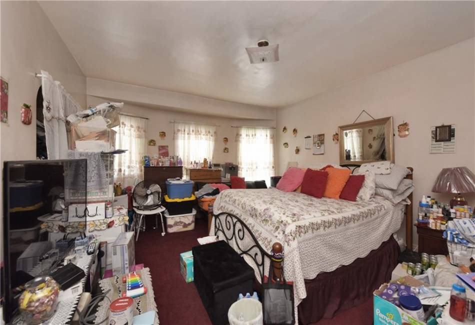 69 Rugby Road, Brooklyn, New York 11226, 8 Bedrooms Bedrooms, ,4 BathroomsBathrooms,Residential,For Sale,Rugby,492267