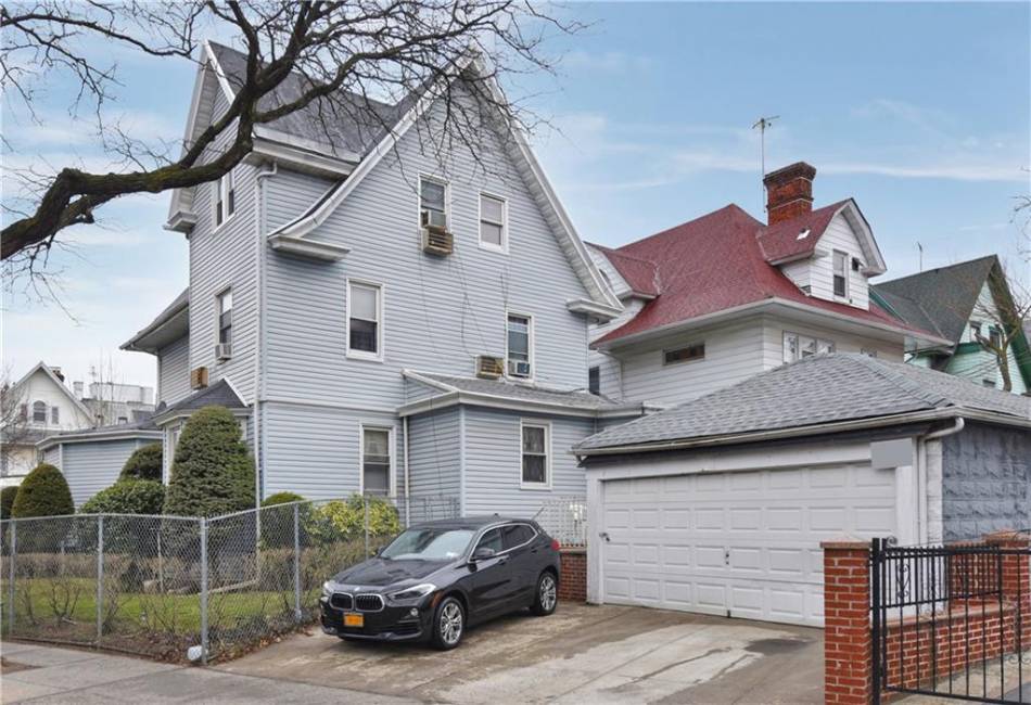 69 Rugby Road, Brooklyn, New York 11226, 8 Bedrooms Bedrooms, ,4 BathroomsBathrooms,Residential,For Sale,Rugby,492267