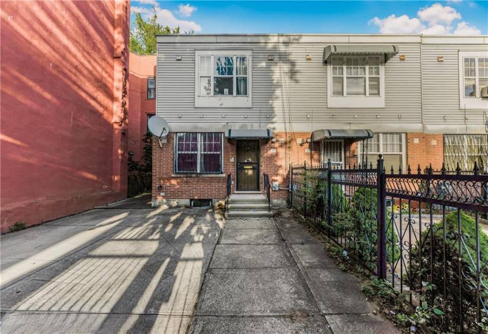 547 Sheffield Avenue, Brooklyn, New York 11207, 3 Bedrooms Bedrooms, ,2 BathroomsBathrooms,Residential,For Sale,Sheffield,488663