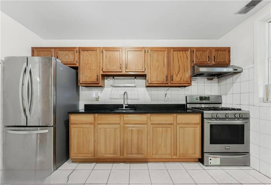 547 Sheffield Avenue, Brooklyn, New York 11207, 3 Bedrooms Bedrooms, ,2 BathroomsBathrooms,Residential,For Sale,Sheffield,488663