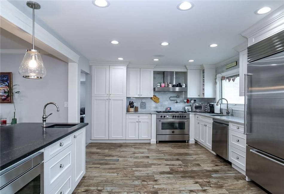 239 Sycamore Street, Staten Island, New York 10312, 5 Bedrooms Bedrooms, ,3 BathroomsBathrooms,Residential,For Sale,Sycamore,492247