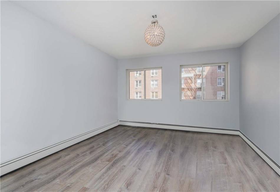 3225 Shore Parkway, Brooklyn, New York 11235, 2 Bedrooms Bedrooms, ,1 BathroomBathrooms,Residential,For Sale,Shore,492273